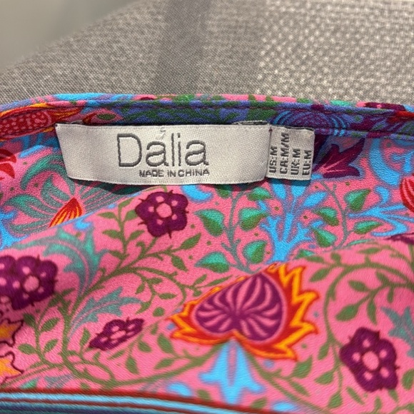 Dalia Floral Multicolor Women's Top.  Size M - Picture 7 of 9